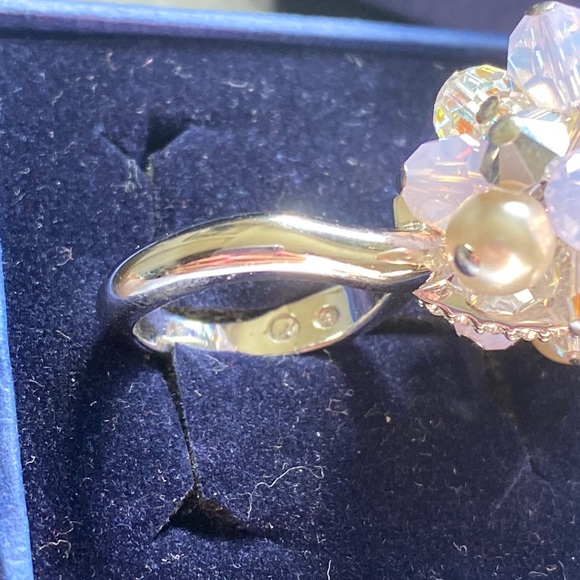 Swarovski Cocktail Ring - Picture 4 of 7
